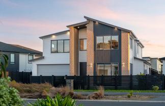 20 Headsail Drive, Long Bay
