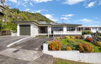 16 Broadway, Picton