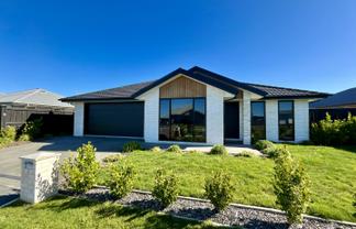 8 Sandsview Way, Rolleston