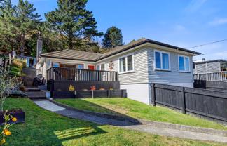 61 Coast Road, Wainuiomata