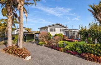 10 Bay Street, Matua