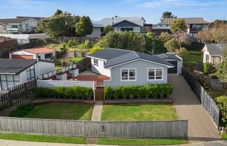 27 Mossburn Grove, Kelson