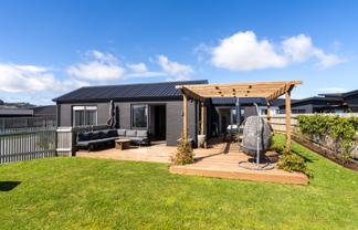 16 Tunarau Street, Raglan