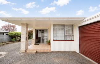 2/12 Caxton Street, Onekawa