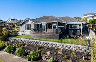 172 Pinecrest Drive, Gulf Harbour