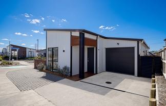 7 Taiororua Avenue, Massey