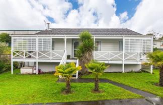 19 Meadowvale Rise, Titirangi