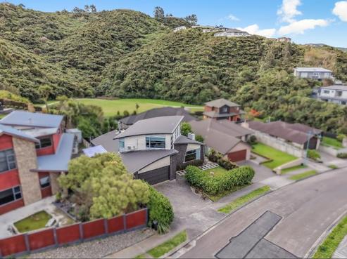 18 Meadowbank Drive, Belmont