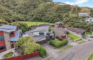 18 Meadowbank Drive, Belmont
