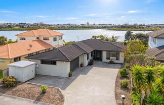 8 Brechin Place, Wattle Downs