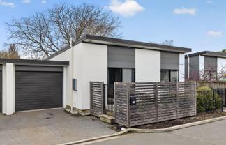 10 League Lane, Phillipstown