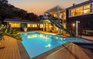 9 Groves Road, RAUMATI BEACH