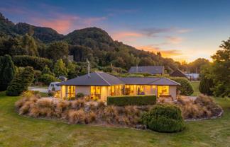 10 Cove Lane, Mount Creighton