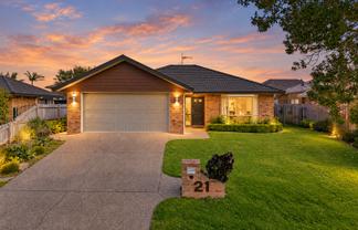 21 Norm Pellow Drive, The Gardens