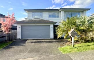 52 Butler Stoney Crescent, Millwater