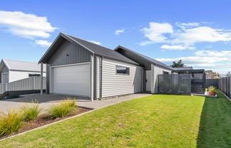27 Plains Avenue, Masterton