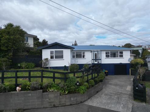 25 Brooker Grove, Newlands
