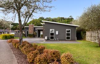 105 Lakes Boulevard, Pyes Pa