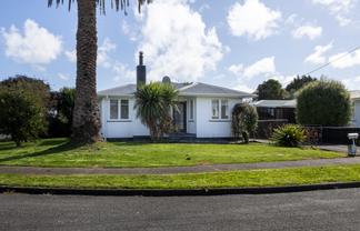 2 Firth Place, Awapuni