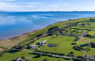 323 Seagrove Road, Waiau Pa