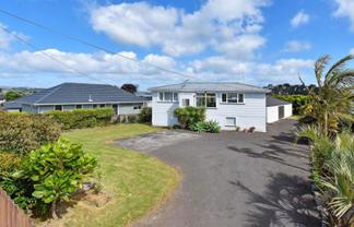 74 Wharf Road, Clarks Beach