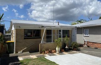 2/85A station Road, Papatoetoe