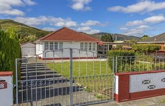 1088 High Street, Taita