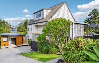 32 Springtime Crescent, Stanmore Bay