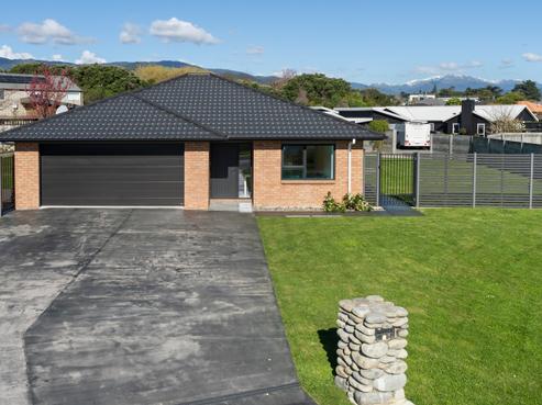 7 Pohatu Lane, Otaki