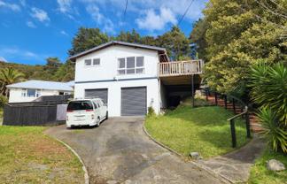 38 James Grove, Stokes Valley