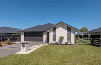 26 Cherry Avenue, Darfield