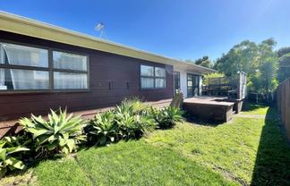1/109 Abbotts Way, Remuera