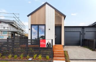 2/18 Lumino Terrace, Peacocke