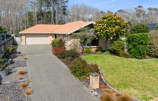 106 Weggery Drive, Waikanae