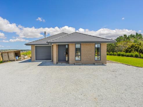 635 Golden Stairs Road, Mareretu