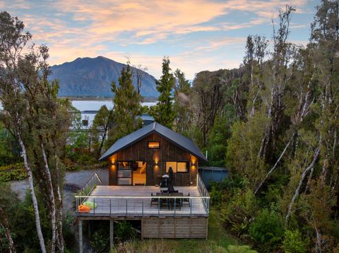 11 Brownlee Drive, Moana / Lake Brunner