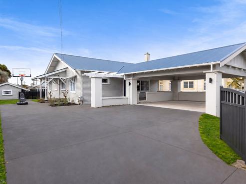 32 Surrey Street, Hawera