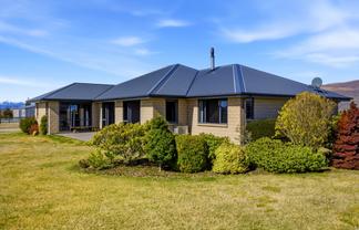 19 The Drive, Twizel