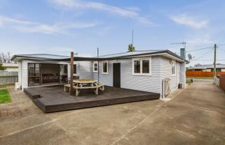 72 Harold Holt Avenue, Onekawa