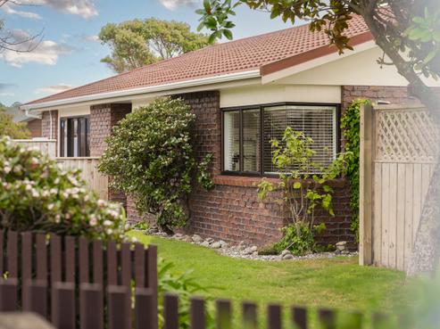 19 Reeves Street, Waikanae Beach