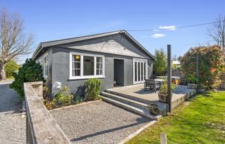 24 Kuratawhiti Street, Greytown