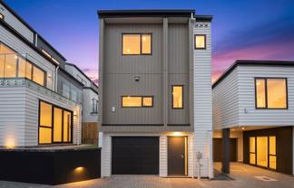 194 White Swan Road, Mount Roskill