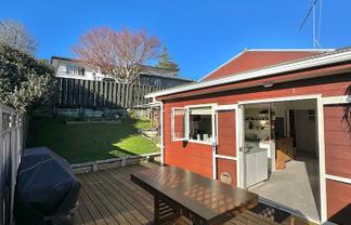 2/375 Wairau Road, Totara Vale