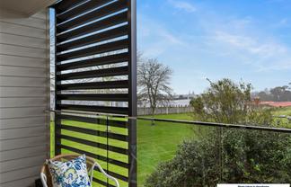 4/16 Woodford Avenue, Henderson