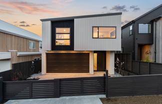 15 Pakirikiri Street, Long Bay