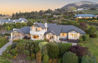 3 Fairmile Drive, Kinmont Park