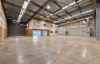 Versatile warehouse and office in Silverdale