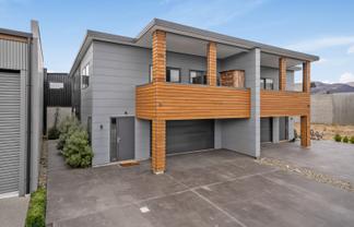 17 Silverstone Drive, Cromwell