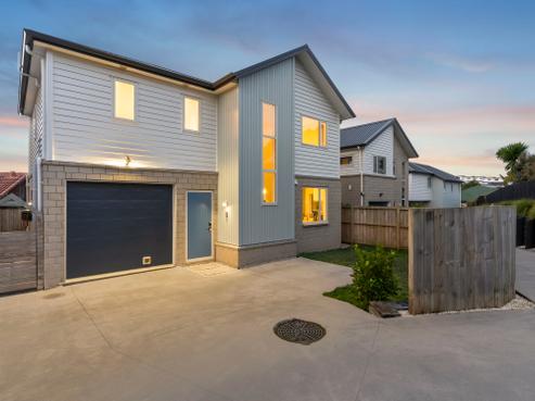 5C Quiet Street, Te Atatu South