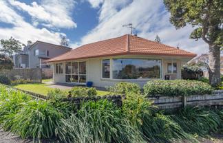 8A Shepherds Road, Papakura
